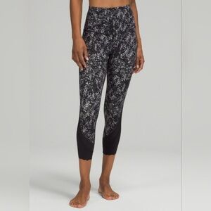 Lululemon Wunder Under Crop II (Special Edition)Scallop size 2-4